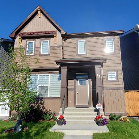 Delightful 1-Bedroom Private Suite In A New Home YYC 외부 사진