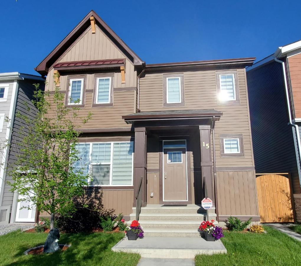 Delightful 1-Bedroom Private Suite In A New Home YYC 외부 사진
